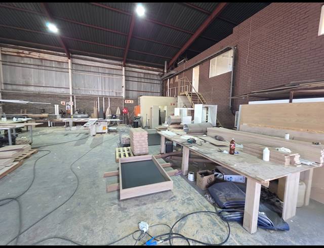 1,500M² WAREHOUSE TO LET IN ALRODE